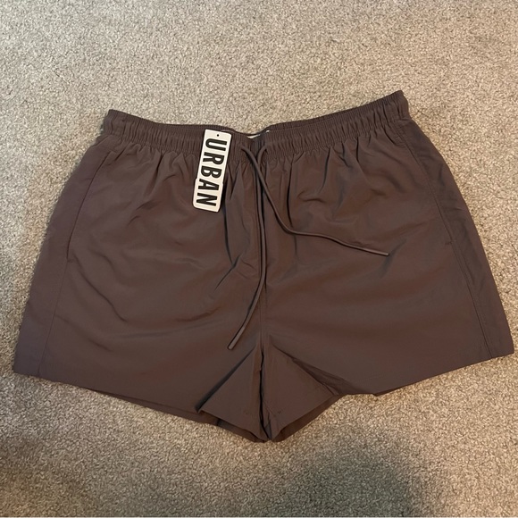 UO Elastic Waist Shorts - Picture 2 of 4